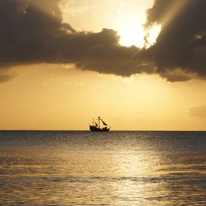 Preview wallpaper sea, ship, horizon, sunset