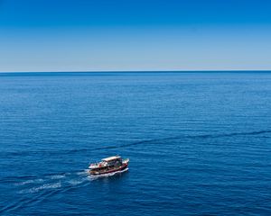 Preview wallpaper sea, ship, horizon, ripples, water