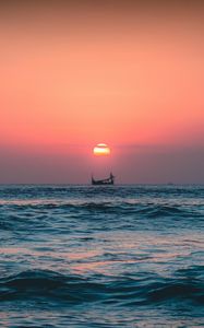 Preview wallpaper sea, ship, sunset, sun, waves