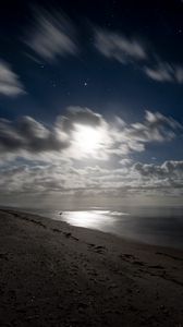 Preview wallpaper sea, shore, night, clouds, starry sky