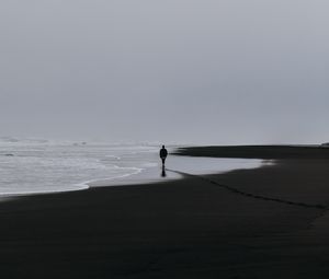 Preview wallpaper sea, silhouette, loneliness, lonely, surf