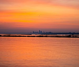 Preview wallpaper sea, silhouettes, city, evening