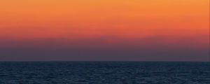 Preview wallpaper sea, sky, gradient, sunrise, landscape