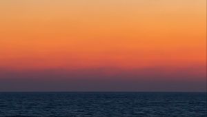 Preview wallpaper sea, sky, gradient, sunrise, landscape