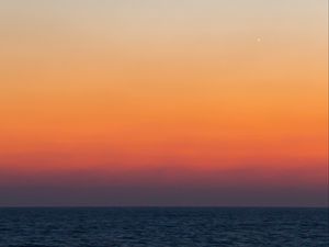 Preview wallpaper sea, sky, gradient, sunrise, landscape