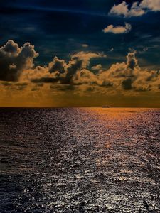 Preview wallpaper sea, sky, light, summer, beautiful, horizon