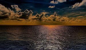 Preview wallpaper sea, sky, light, summer, beautiful, horizon