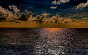 Preview wallpaper sea, sky, light, summer, beautiful, horizon