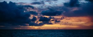 Preview wallpaper sea, skyline, clouds
