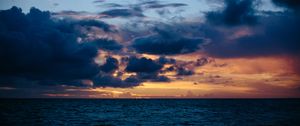 Preview wallpaper sea, skyline, clouds