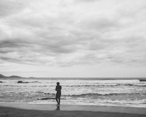 Preview wallpaper sea, solitude, bw, surf, waves, corsica, france