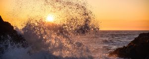 Preview wallpaper sea, splashes, foam, twilight