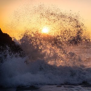 Preview wallpaper sea, splashes, foam, twilight