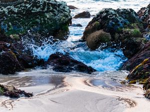 Preview wallpaper sea, splashes, stones, sand