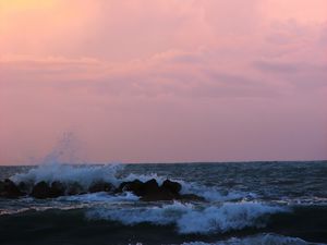 Preview wallpaper sea, splashes, waves, stones, horizon, nature