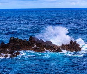 Preview wallpaper sea, splashes, waves, stones