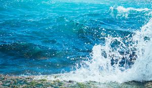 Preview wallpaper sea, spray, splash, waves