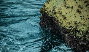 Preview wallpaper sea, stone, drops, nature