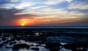 Preview wallpaper sea, stones, sunset, birds