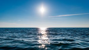 Preview wallpaper sea, sunlight, horizon, shine