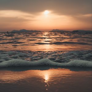 Preview wallpaper sea, sunset, beach, waves, water