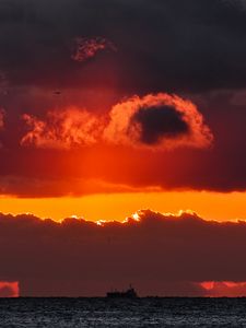 Preview wallpaper sea, sunset, clouds, cloudy, horizon, ship