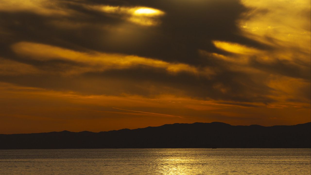 Wallpaper sea, sunset, clouds, horizon, mountains