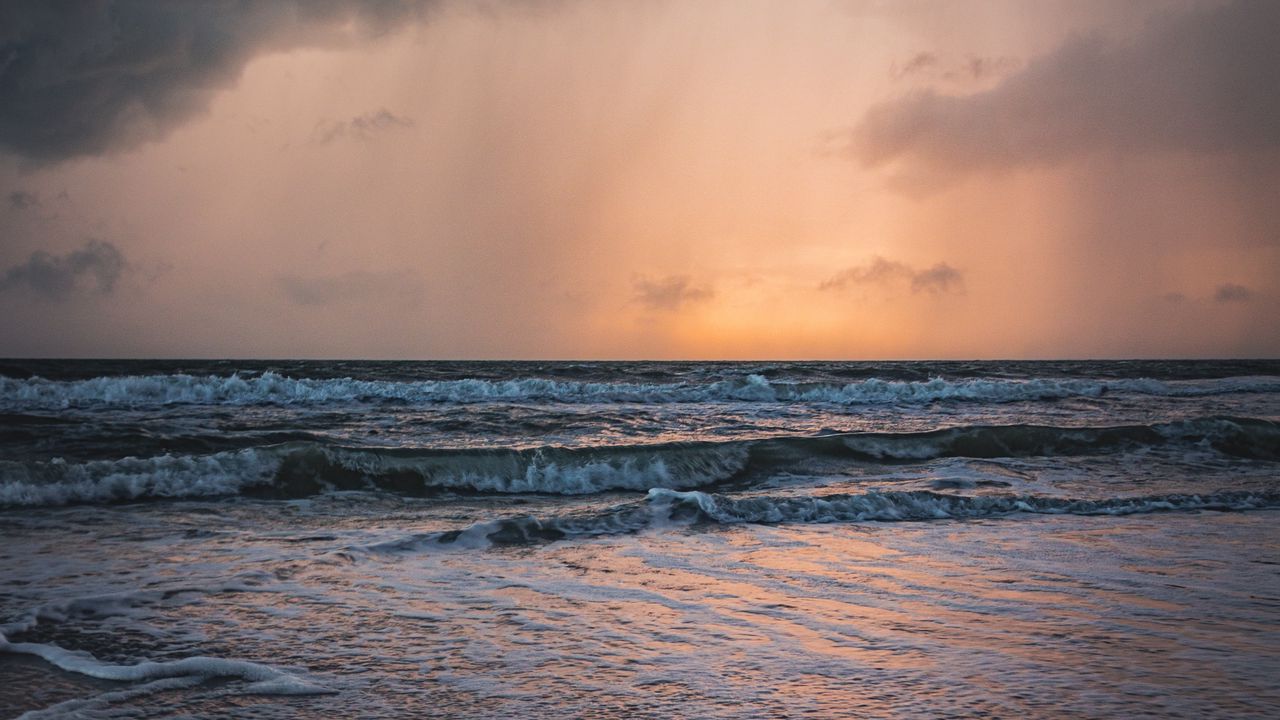 Wallpaper sea, sunset, clouds, waves, rain