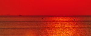 Preview wallpaper sea, sunset, horizon, sun, dark, sail