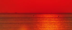 Preview wallpaper sea, sunset, horizon, sun, dark, sail