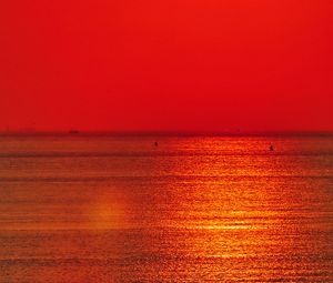 Preview wallpaper sea, sunset, horizon, sun, dark, sail