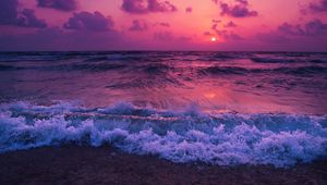 Preview wallpaper sea, sunset, horizon, surf, foam, clouds