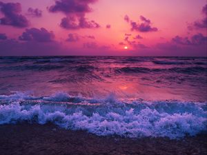Preview wallpaper sea, sunset, horizon, surf, foam, clouds