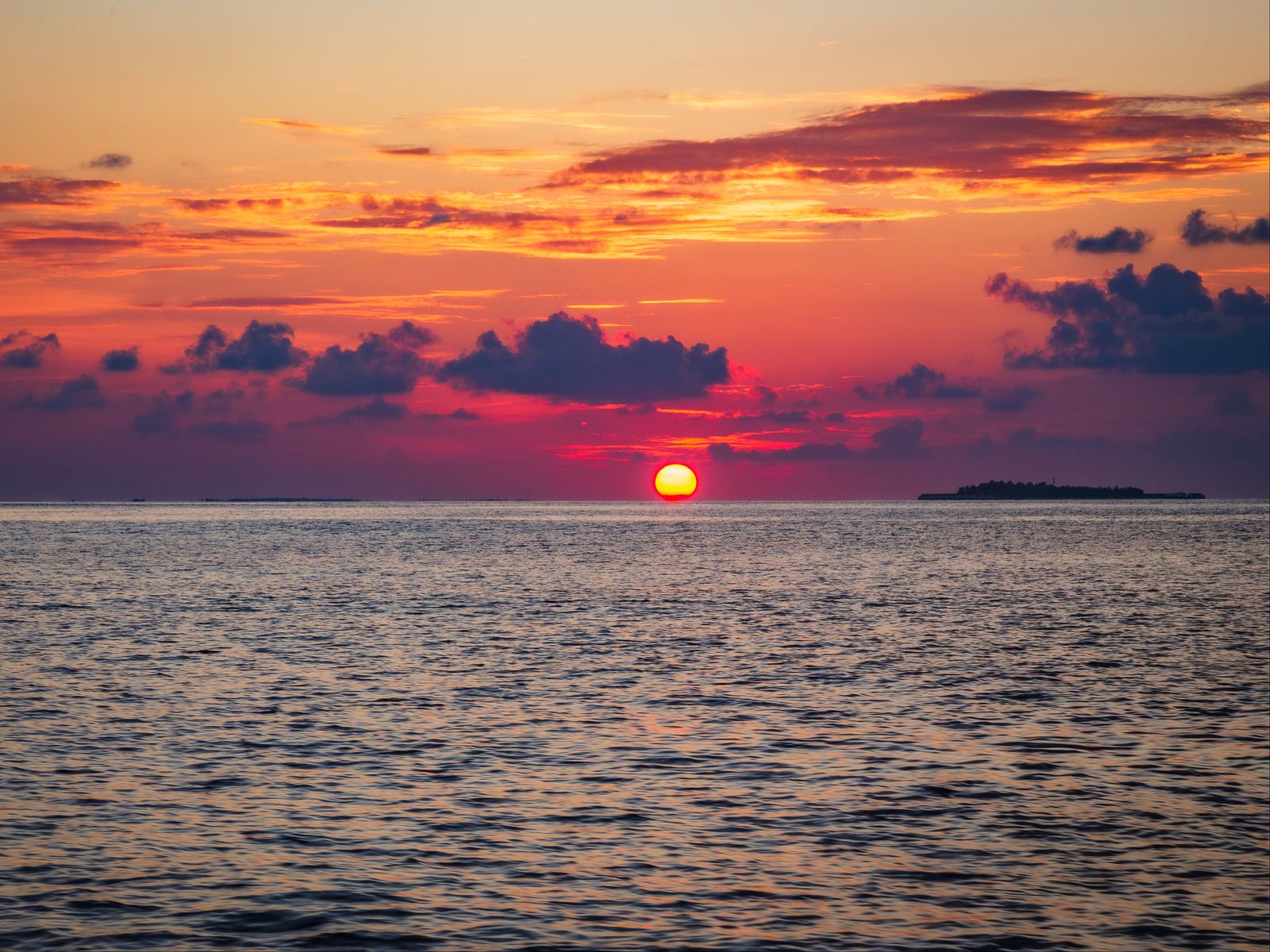 1600x1200 Wallpaper sea, sunset, horizon, sky, evening
