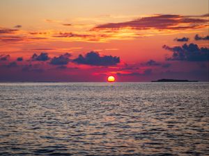 Preview wallpaper sea, sunset, horizon, sky, evening
