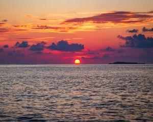 Preview wallpaper sea, sunset, horizon, sky, evening