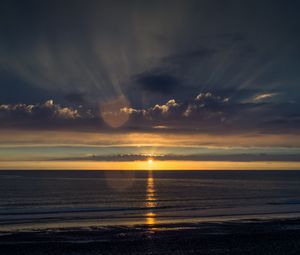 Preview wallpaper sea, sunset, horizon, sky, water, clouds