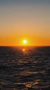 Preview wallpaper sea, sunset, horizon, water, ripples, sun