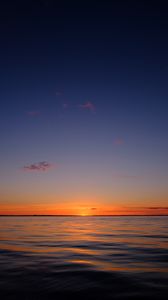 Preview wallpaper sea, sunset, horizon, evening, twilight, landscape