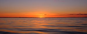 Preview wallpaper sea, sunset, horizon, evening, twilight, landscape
