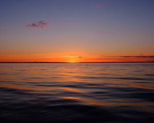 Preview wallpaper sea, sunset, horizon, evening, twilight, landscape