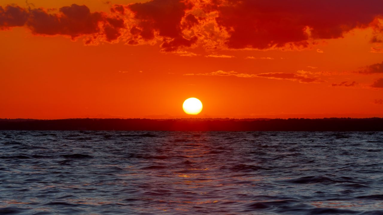 Wallpaper sea, sunset, horizon, waves, clouds