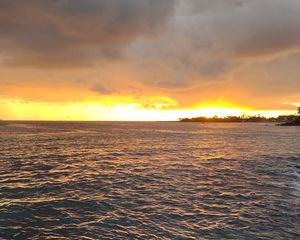 Preview wallpaper sea, sunset, horizon, pebbles