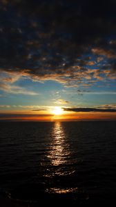 Preview wallpaper sea, sunset, horizon, clouds