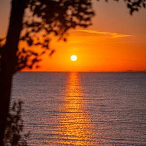 Preview wallpaper sea, sunset, horizon, blur