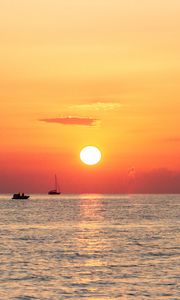 Preview wallpaper sea, sunset, horizon, boats