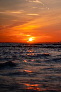 Preview wallpaper sea, sunset, horizon, sun, dark