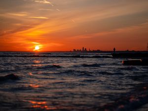 Preview wallpaper sea, sunset, horizon, sun, dark