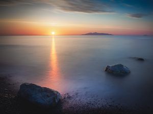 Preview wallpaper sea, sunset, horizon, landscape, stone