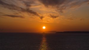 Preview wallpaper sea, sunset, horizon, hills, landscape